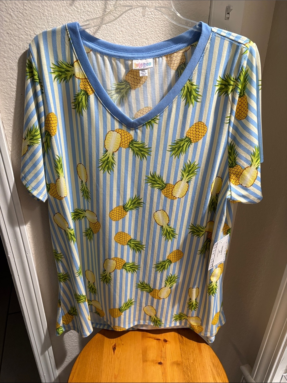 LulaRoe Blue Pineapple Print V-Neck Top 3XL NWT